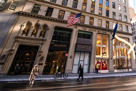 5th ave nyc shops.